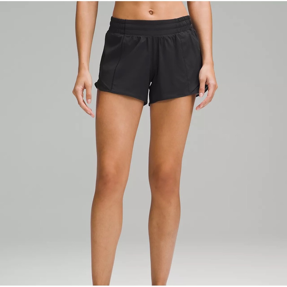 BRAND NEW Lululemon Hotty Hot Low-Rise Lined Short 4"